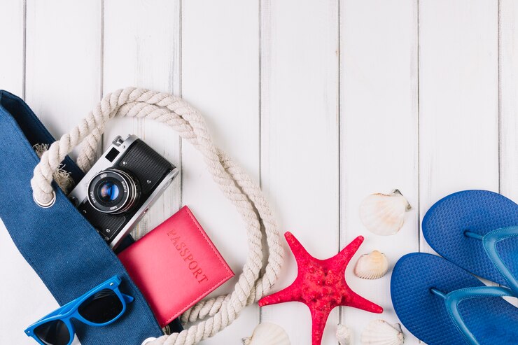 Photo gratuit sac avec des trucs de vacances