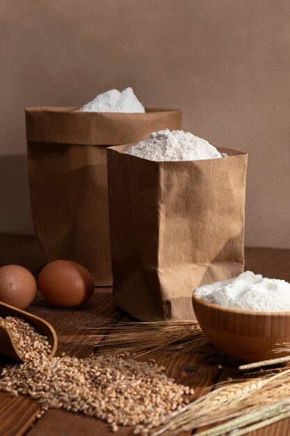 Sacs d'ingrédients remplis de farine