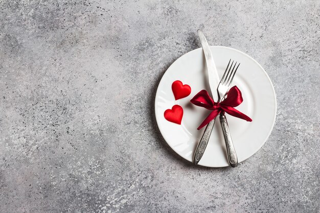 Saint Valentin table cadre dîner romantique m&#39;épouser mariage