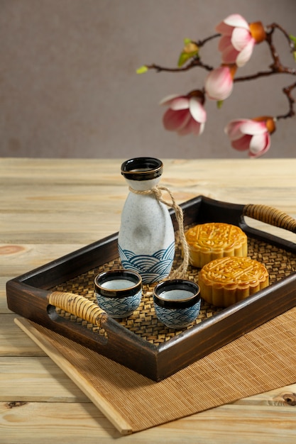 Photo gratuite saké boisson japonaise nature morte