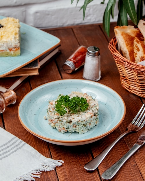 Salade capitale sur la table