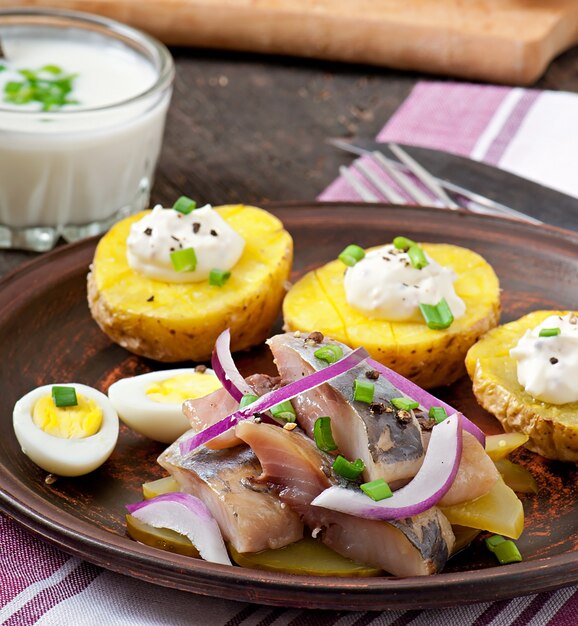 Salade de hareng à l'oignon et à la pomme verte