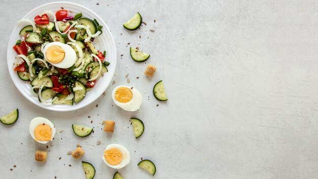 Salade avec des œufs durs