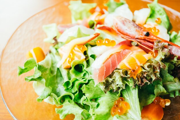 Photo gratuite salade sashimi