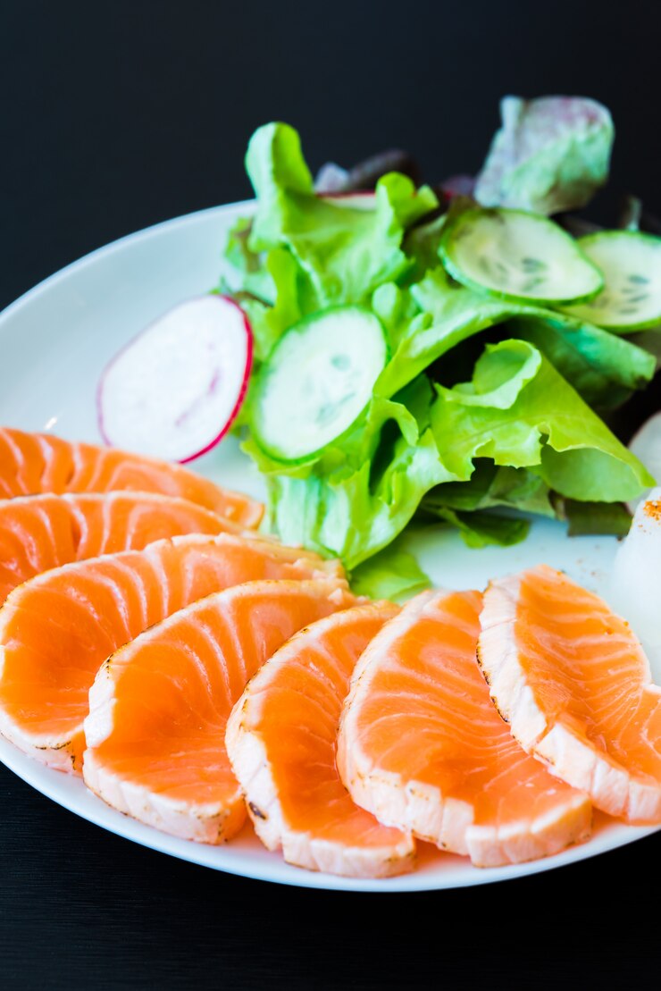Photo gratuit salade de saumon