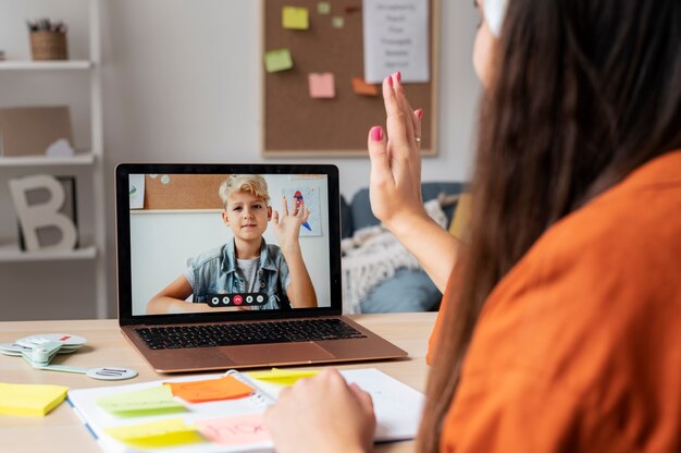 Salle de classe virtuelle et espace d'étude