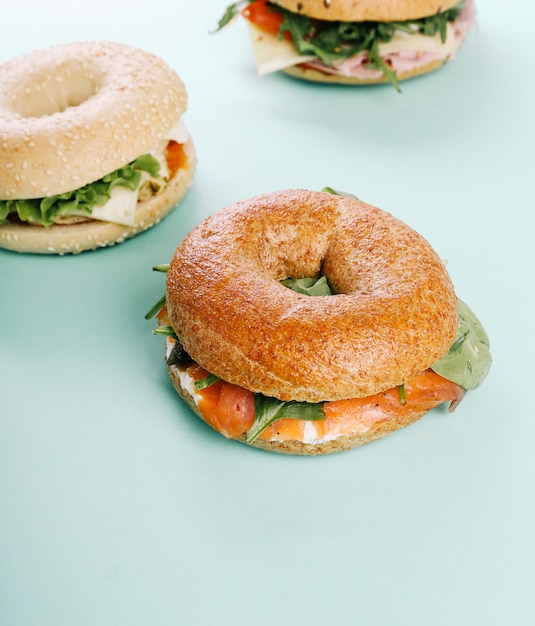 Photo gratuite sandwich au bagel