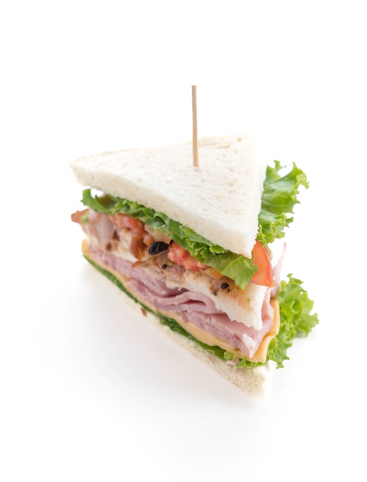 Photo gratuit un sandwich sur fond blanc