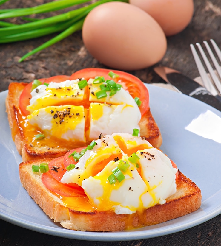 Photo gratuit sandwich à l'oeuf poché