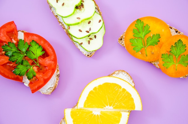 Sandwiches végétariens aux fruits et légumes