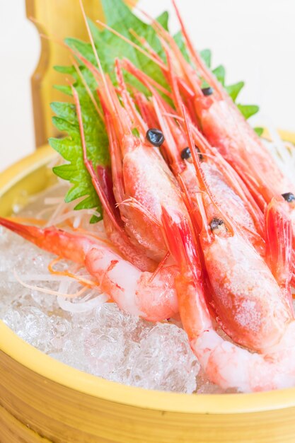 Sashimi de crevettes crues et fraîches