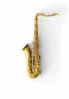 Photo gratuite saxophone sur fond blanc