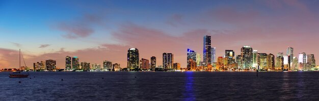 Scène nocturne de Miami