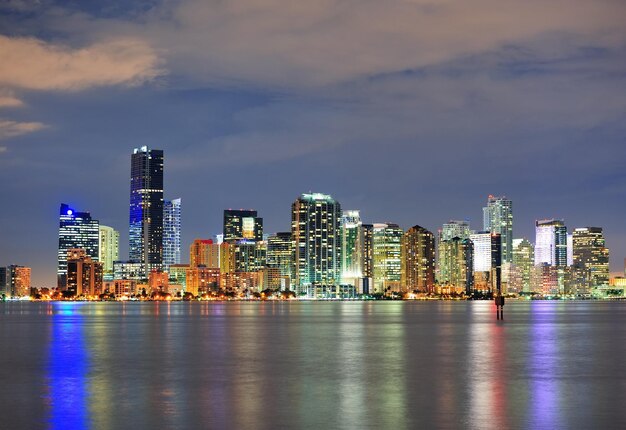 Scène nocturne de Miami