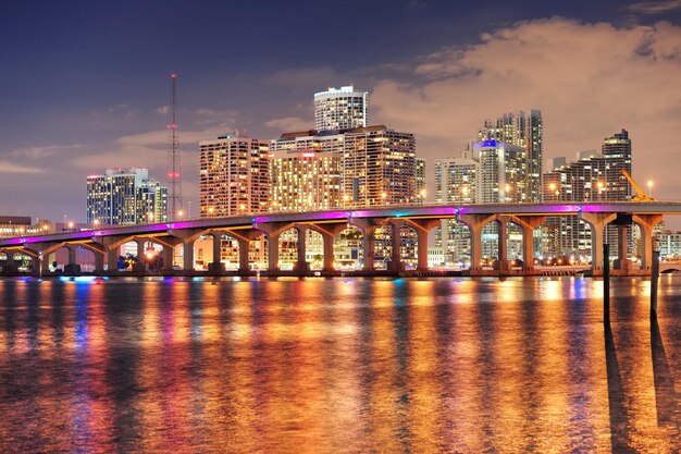 Scène nocturne de Miami