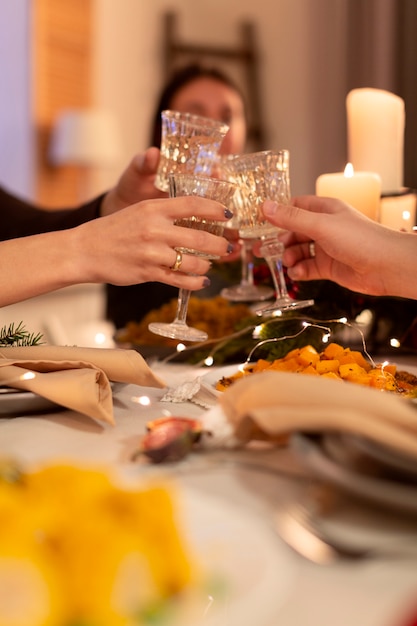 Scènes d'hiver douillettes en famille