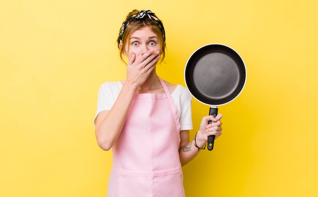 Photo gratuite se couvrir la bouche avec les mains avec un choc