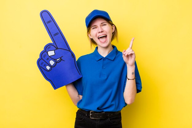 se sentir comme un génie heureux et excité après avoir réalisé une idée