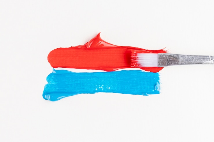 Photo gratuit sentiers de peinture rouge et bleu