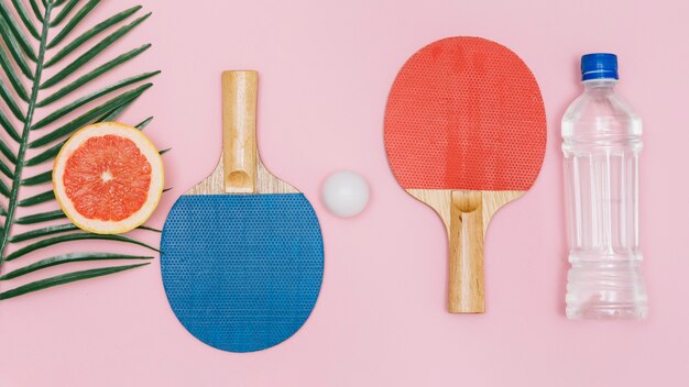 Photo gratuite set de sport pour le tennis de table