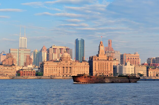 Shanghai matin avec bateau