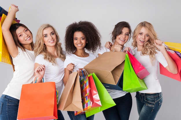 Photo gratuite le shopping est le meilleur remède pour les femmes