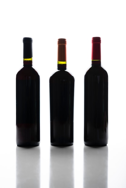 Silhouette de bouteilles de vin vue de face