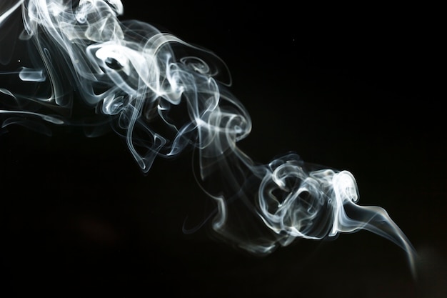 silhouette dynamique de fumée