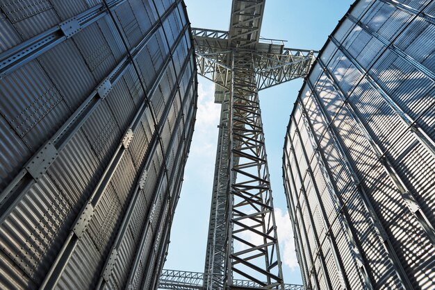 Silos agricoles. Extérieur du bâtiment.