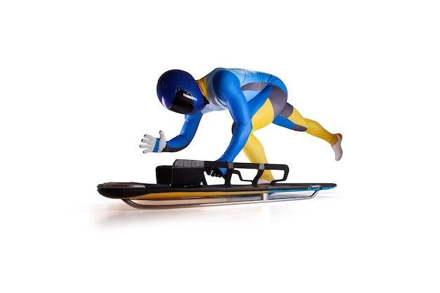 Skeleton sport Bobsled Luge L'athlète descend sur un traîneau sur fond blanc