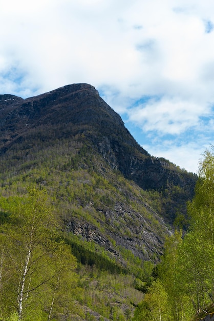 Photo gratuite skjolden norvège 16 mai 2023 montagne