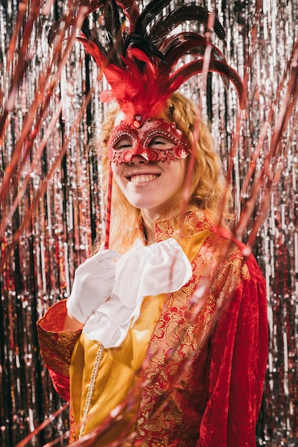 Smiley costumé femelle à la fête de carnaval