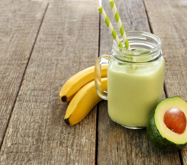 Smoothie à l'avocat et à la banane