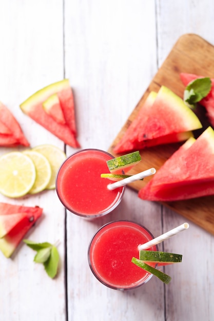 Photo gratuite smoothie à la pastèque