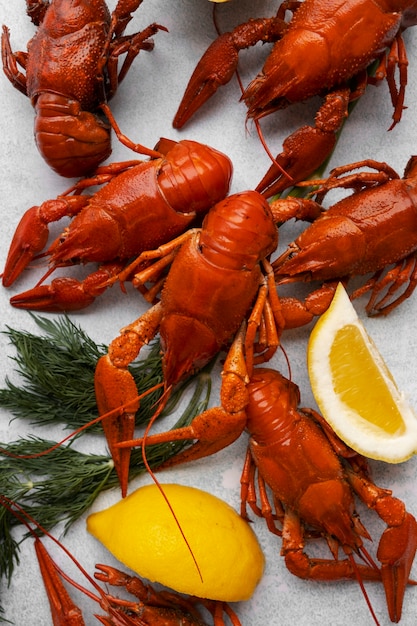 Photo gratuite snack d'écrevisses cuites et préparées