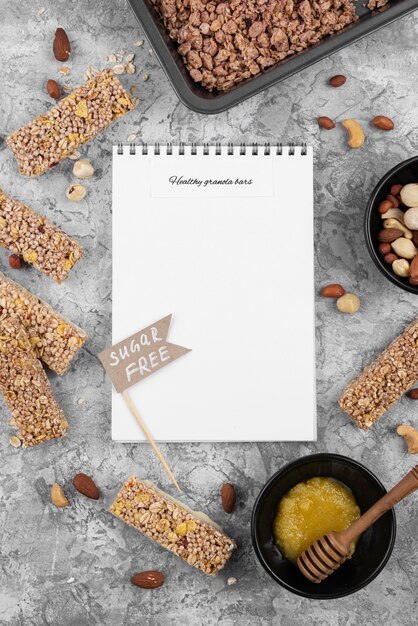 Photo gratuite snacks et cahier sans sucre