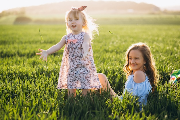 Soeurs dans le champ