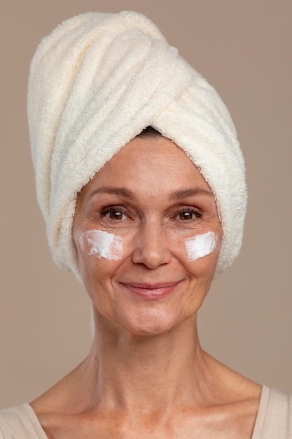 Photo gratuite soin de beauté anti-âge