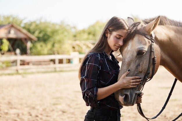 Soins tendresse et concept d'animaux Offre charmante et insouciante