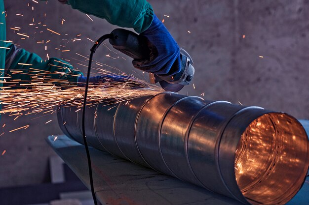 Soudage à l'arc d'un acier sur un chantier de construction