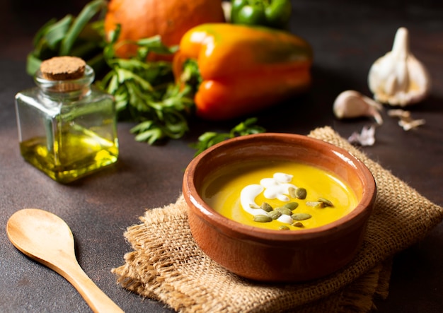 Soupe aux légumes creme nourriture d'hiver