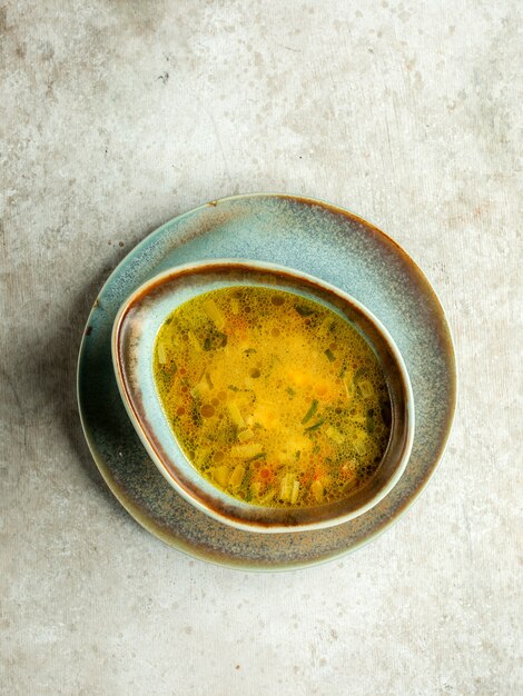 Soupe de légumes aux herbes