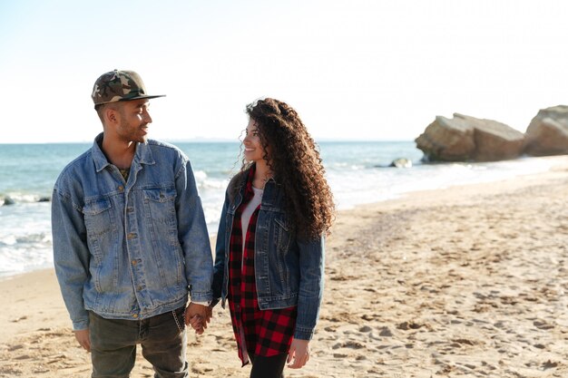 Sourire, africaine, aimer, couple, marche, Dehors, plage