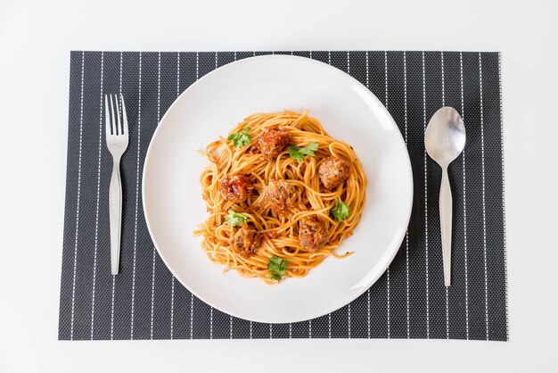 spaghetti et boulettes de viande