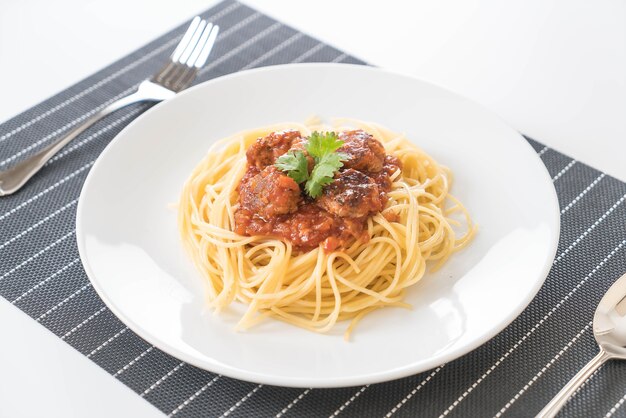 spaghetti et boulettes de viande