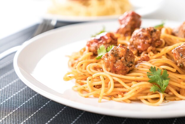 spaghetti et boulettes de viande