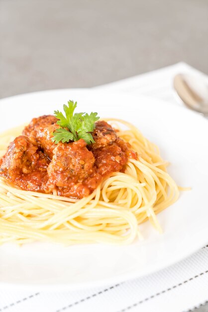 spaghetti et boulettes de viande