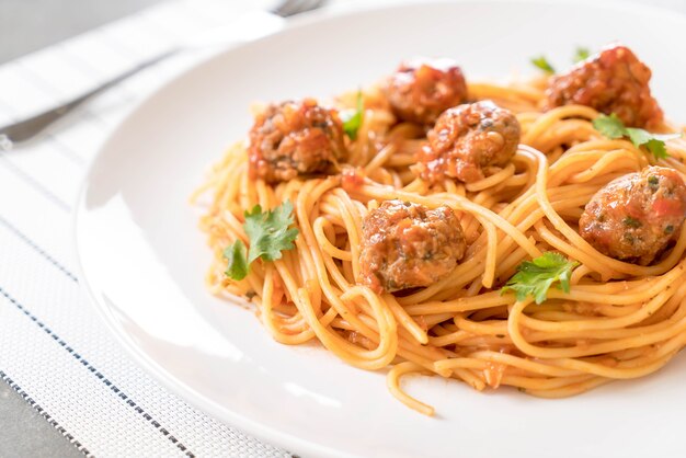 spaghetti et boulettes de viande