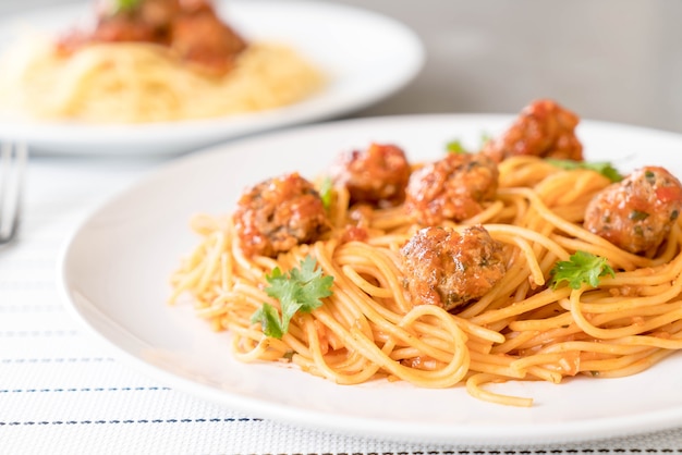 spaghetti et boulettes de viande