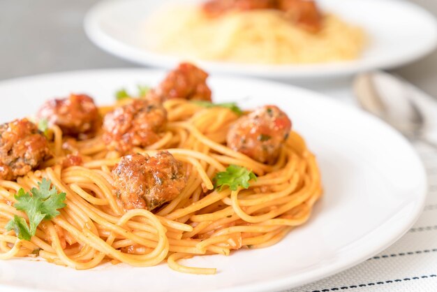 spaghetti et boulettes de viande